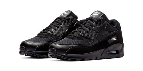 Nike's Air Max 90 Gets a Fan Favorite All-Black Makeover Air Max 90 Black, Air Max 90 Women, Yeezy Boots, Air Max 90 Premium, Nike Models, Air Max Women, Mens Nike Air, Triple Black, Nike Air Max 90