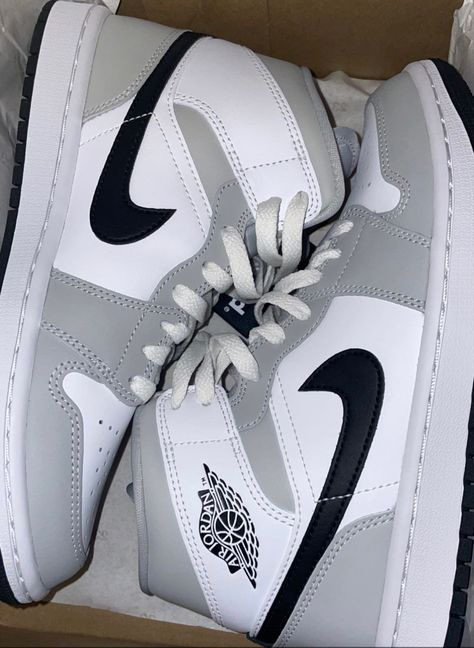 #jordan #shoes #fashion #giftideas #aesthetic #nike #nikejordan #jordan1high Jordan Aestetic, Jordan Collection Aesthetic, Jordan Shoes Collection Aesthetic, Jordans Black And White Aesthetic, Blue Jordan Aesthetic, Gray And White Jordans, White Jordans, Jordan 1s, Jordan 1 High