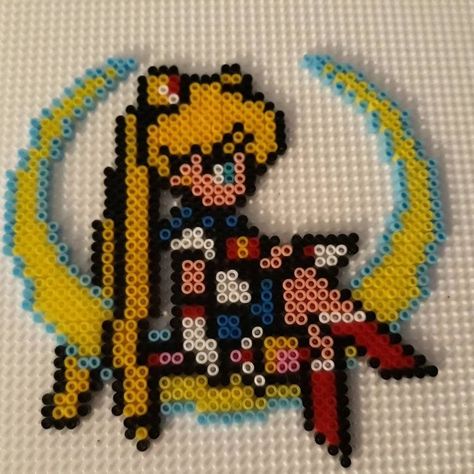 Sailor Moon Pearl Beads, Luna Sailor Moon Perler Beads, Sailor Moon Bead Patterns, Sailor Moon Fuse Beads, Perler Bead Patterns Sailor Moon, Perler Anime Pattern, Anime Pearl Beads, Perler Bead Anime Patterns, Chainsaw Man Perler Bead