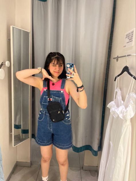 Overalls Outfit Summer, Clothes Collage, Outfit Rok, Denim Dungaree Shorts, Shortalls Outfit, Dungaree Shorts, Fav Outfit, Denim Dungaree, Thrift Inspo