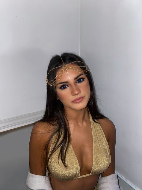 Greek Goddess Makeup Look, Egyptian Goddess Makeup, Greek Goddess Makeup, Goddess Makeup Look, Egyptian Halloween Costume, Cleopatra Makeup, Cleopatra Halloween Costume, Egyptian Halloween, Goddess Halloween