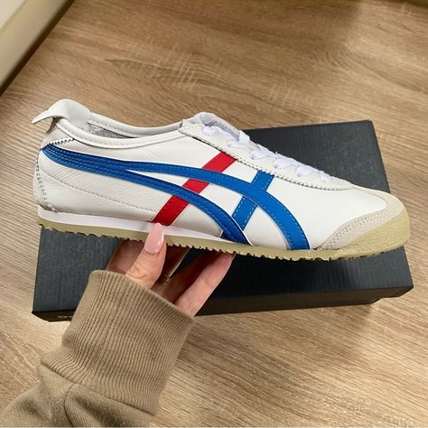 New Onitsuka Tiger Mexico 66 Sneaker Shoe New In Box Mens Size 6.5 // Women’s Size 8 White Blue And Red Tiger Shoes, Tiger Mexico 66, Onitsuka Tiger Mexico 66, Mexico 66, Pretty Shoes Sneakers, Green Sneakers, Asics Shoes, Onitsuka Tiger, Walker Boots