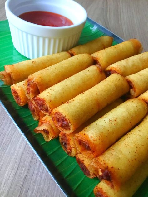 Crunchy Lumpiang Shanghai (Pork Spring Roll) Lumpiang Shanghai, Pork Spring Rolls, Spring Roll Pastry, Shanghai Food, Salad Cream, Spring Roll Wrappers, Spring Roll Recipe, Christmas Eve Dinner, Spring Roll