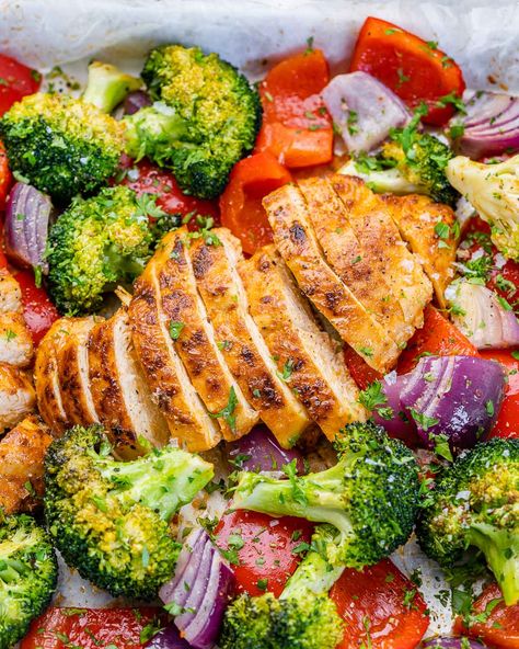 This Sheet pan Baked Chicken and Veggies recipe is ideal for a quick and simple dinner recipe to serve the family. #sheetpanchicken #chickenandveggies #bakedchickenbreast #sheetpanrecipe Chicken Recipes With Vegetables, Baked Chicken Healthy, Healthy Baked Chicken Recipes, Recipes With Vegetables, Pan Baked Chicken, Baked Chicken And Veggies, Pan Chicken Breast, Baked Chicken Recipes Healthy, Sheet Pan Meals Chicken