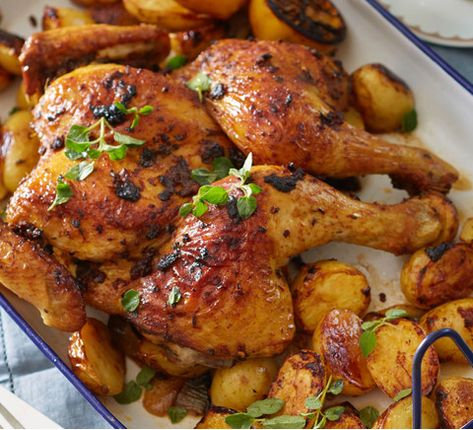 Portuguese roast chicken Recipe | New Idea Portuguese Roast, Portuguese Chicken Recipes, Portuguese Chicken, Roast Chicken Recipes, Chicken Spices, Portuguese Recipes, Party Foods, Roast Chicken, Poultry Recipes