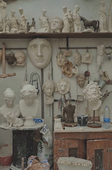 Art Academia, Art Studio Space, Art Studio Room, Artsy Aesthetic, Artist Aesthetic, Marble Statues, Clay Dolls, Art Base, Doll Maker