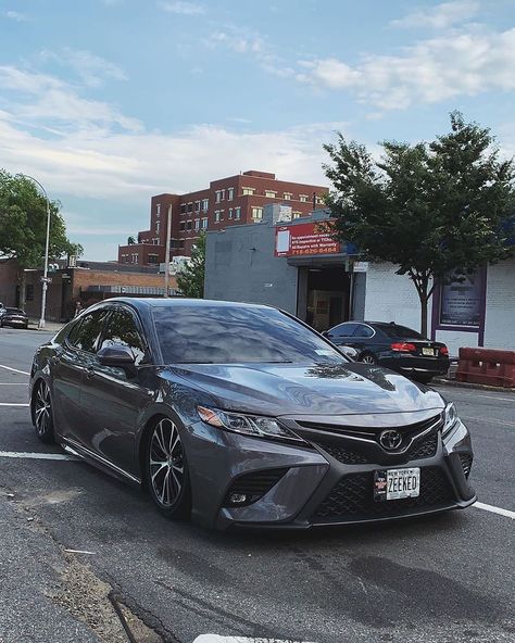 Camry Sport, Toyota Camry 70, Toyota Camry 2016, 2019 Toyota Camry, Camry 2015, Honda Civic Sport, Bts Dance Practice, Camry Se, Silver Car