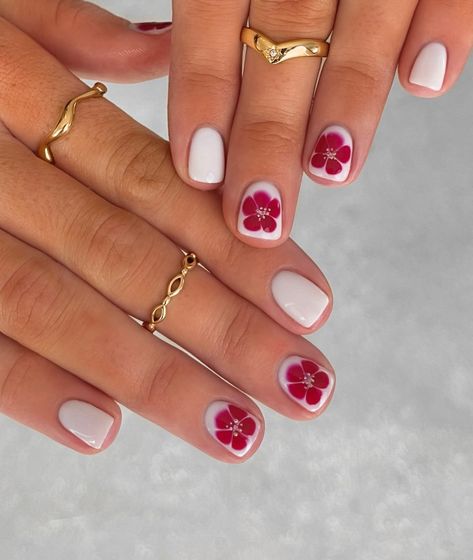 blooming flowers 🌺❤️ @cmp_beautysupplies gel polishes used: ❤️vamp it up ❤️french vanilla - - - - - #nails #bloominggel #blooming #springnails #beauty #nailinspo #nailinspiration #gelpolish #gelnails #mani #manicure #salon #nailsalon #nailart #cosmetics #nailpolish #smallbusiness #perth Gel Mani On Natural Nails, Gel Nails With Flower Designs, Blooming Gel Manicure, Simple Blooming Gel Nails, Nail Art With Blooming Gel, Manicure With Flower Design, Blooming Gel Flower Nails, Nail Inspo Blooming Gel, Blooming Flower Nails