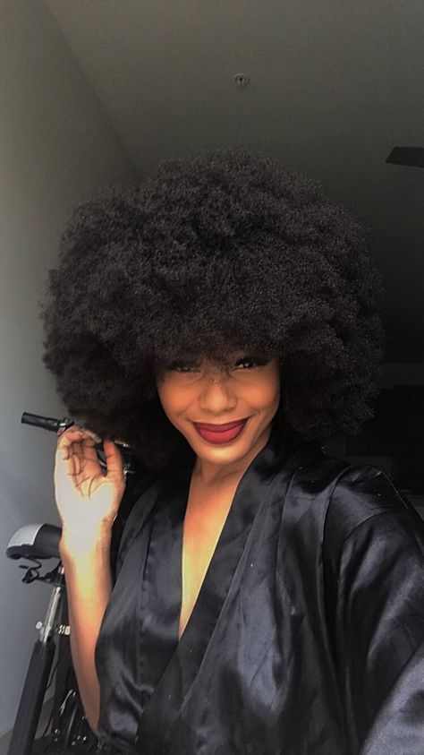 CRESPO TODO DiA Black Hair Hairstyles, Black Natural Hair Care, Beautiful Natural Hair, Pelo Afro, 4c Natural Hair, 4c Hair, Black Hair Care, Natural Hair Inspiration, Trending Haircuts