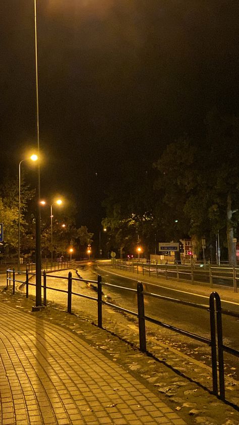 Late Night Aesthetic, Street Background, Street At Night, Peaceful Night, Night Street, Night Sky Photography, City Background, Dark Nature Aesthetic, Night Pictures