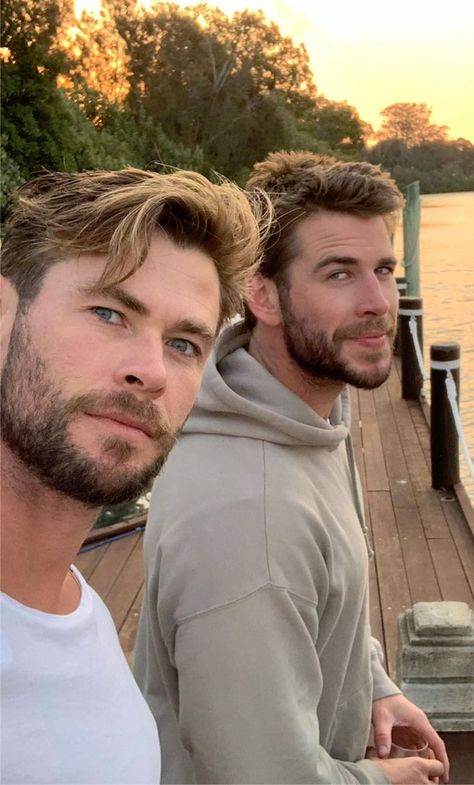 Liam Hemsworth Hair, Celebrity Crush Men Actor, Chris Hemsworth Wife, Chris Hemsworth Hair, Luke Hemsworth, Hemsworth Brothers, Chris Hemsworth Thor, Mrs Hudson, Elsa Pataky