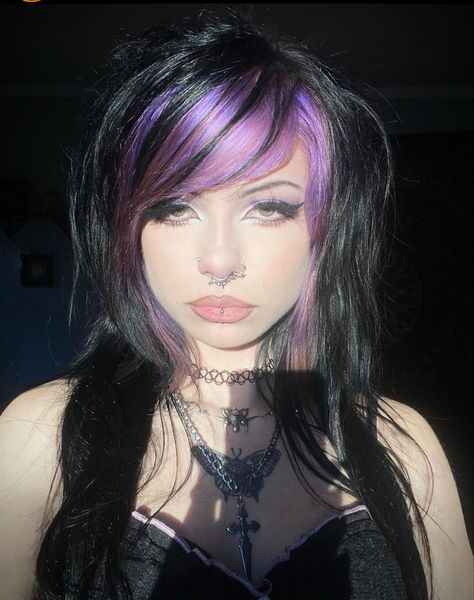 Goth Gifts, How To Impress, Emo Scene Hair, Goth Hair, Hair Streaks, Dyed Hair Inspiration, Emo Hair, Pretty Hair Color, Goth Girl