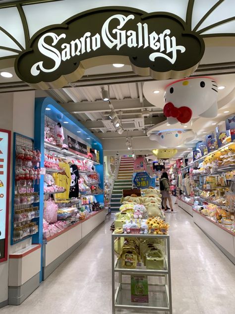 Sanrio Store Japan, Gudetama Aesthetic, Japan Hello Kitty, Vlogging Aesthetic, Sanrio Shop, Cinnamoroll Pompompurin, Sanrio Store, Hello Kitty Cinnamoroll, Japan Shop