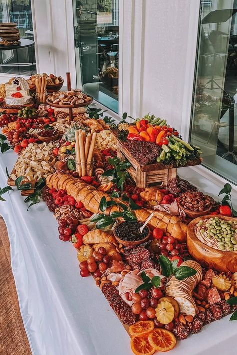 Charcuterie Table, Catering Buffet, Catering Display, Party Food Buffet, Charcuterie Inspiration, Charcuterie Platter, Party Food Platters, Snack Board, Charcuterie And Cheese Board