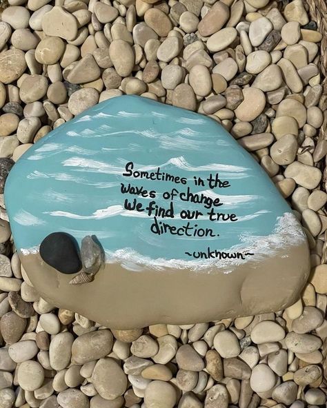 Aesthetic Rock, Rock Quotes, Stone Paint, Inspirational Rocks, Rock Aesthetic, Diy Rock Art, Stone Art Painting, Painted Rocks Craft, Painted Rocks Diy