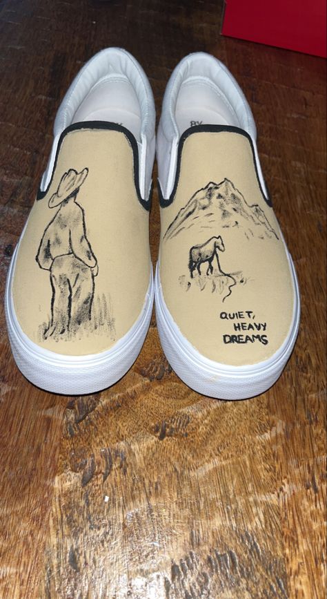 Western Shoe Painting Ideas, Western Painted Shoes, Vans Design Shoes Diy, Western Painted Vans, Vans Painting Ideas, Painted Hey Dudes, Western Vans, Shoe Painting Ideas Vans, Painted Vans Slip On