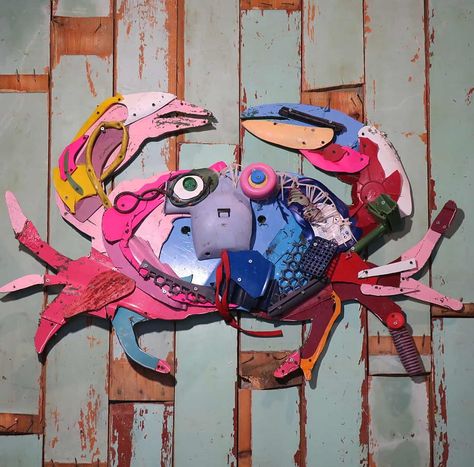 Can Art, Beach Plastic Art, Sea Creatures Made From Recycled Materials, Sculpture Out Of Trash, Recycled Sea Creatures, Fish Recycled Art, Recycled Art Sea Creatures, Shark In The Ocean, Bud Light Can