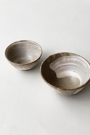 Handmade Ceramic Bowls Ideas, Thrown Bowls, Stone Pottery, Japanese Stoneware, Ceramics Glaze, Ceramics Collection, Ceramic Creations, Glaze Ideas, Pottery Inspo