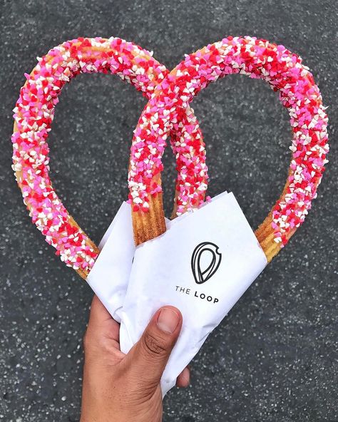 THE LOOP: Handcrafted Churros on Instagram: “Valentine's Day heart sprinkles are here 💕 Add it to a Glazed Loop Churro for your bae 💑 We're open til MIDNIGHT! 🤗 #theloopchurros…” Churros Party, The Loop Churros, Best Deserts Ever, Homemade Churros, Churros Recipe, Heart Sprinkles, Dessert Packaging, Pretty Dessert, We're Open