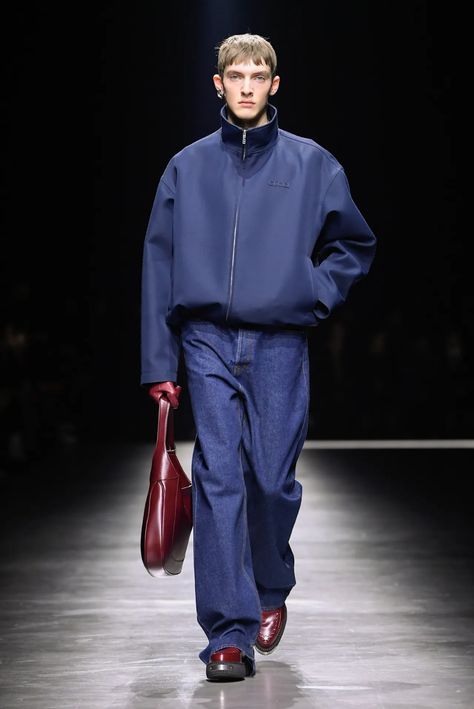 Gucci Men’s Fall 2024 [PHOTOS] – WWD Gucci Outfit Men, Gucci Outfit, Gucci Style, Gucci Outfits, Gucci Fashion, Fashion Runway, Men Street, Mens Fall, Architect Design