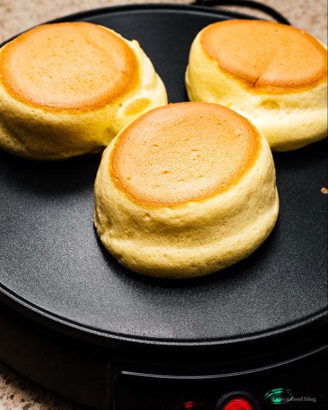 Fluffy Japanese Pancakes: Souffle Pancake Recipe · i am a food blog i am a food blog Japan Pancakes, Pancake Japanese, Fluffy Food, Japanese Fluffy Pancakes, Japanese Pancake Recipe, Souffle Pancake, Recipes Brunch, Fluffy Pancake Recipe, Savory Cakes