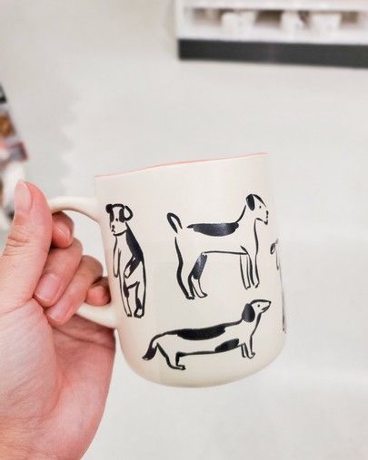 Ceramic Dog Bowl Painting Ideas, Dog Mugs Ceramic, Christmas Objects, Dog Mug, Ceramic Dog, Mug Design Ideas, Dog Pottery, Ceramic Dog Bowl, Diy Pottery Painting