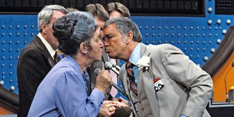 Here's Why Richard Dawson Started Kissing Female Contestants on "Family Feud" Louie Anderson, Richard Dawson, Movie Kisses, Hogans Heroes, Petula Clark, Johnny Carson, Merchant Marine, Celebrity Families, Steve Harvey