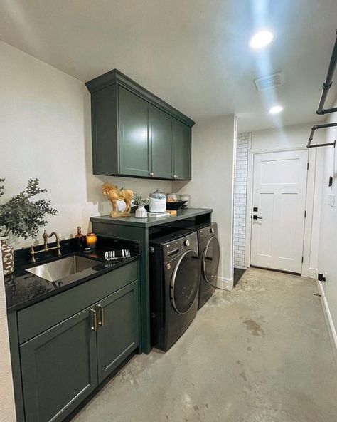 Top Loader Laundry Room With Sink, Laundry Room With Dark Appliances, Laundry Room Black Appliances, Black Washer And Dryer Laundry Room, Basement Sink, Top Loader Laundry Room, Livingrooms Design, Dining Interior Design, Wallpaper Livingroom