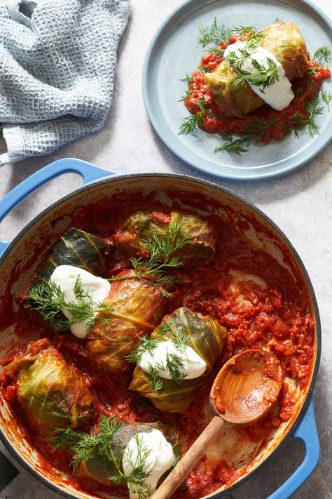 Ukrainian Cabbage Rolls (Holubtsi) Ukranian Food Recipes, Russian Meals, Ukrainian Dishes, Vegetarian Cabbage Rolls, Pork And Rice, Russian Foods, European Lifestyle, Cabbage Wraps, Ukrainian Food