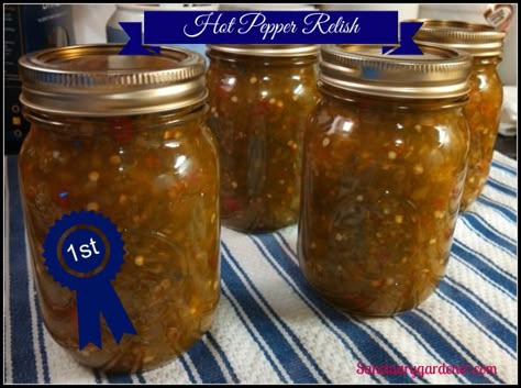 Canning Sweet Pickles, Canning Hot Peppers, Hot Dog Relish, Hot Pepper Relish, Canning Peppers, Pickled Hot Peppers, Hot Pepper Recipes, Sweet Pickle Relish, Jalapeno Relish