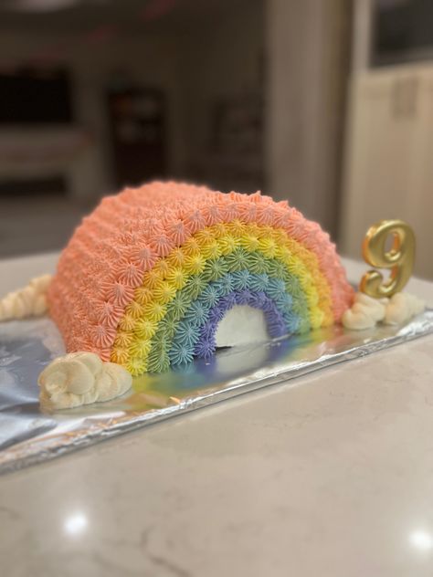 Half Rainbow Cake, Rainbow Shaped Birthday Cake, Half Cake Designs, Semi Circle Cake, Rainbow Shaped Cake, Half Circle Cake, Rainbow Cookie Cake, Troll Cupcakes, Half Cake