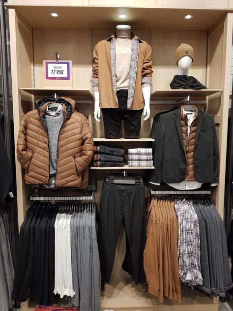 Men’s Boutique Ideas, Men Clothing Store Design Ideas, Visual Merchandising Ideas Clothing Store Displays, Men's Clothing Store Design, Boutique Store Displays, Visual Merchandising Fashion, T-shirt Display, Masculine Clothing, Mens Winter Fashion Outfits