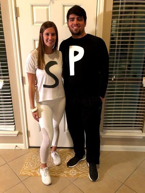 Salt and Pepper Couples Costume Salt And Pepper Costume Diy, Salt And Pepper Halloween Costumes, Salt And Pepper Costume, Spirit Day Ideas, Funny Couples, Funny Halloween Costumes, Couple Halloween, Couple Halloween Costumes, Couples Costumes