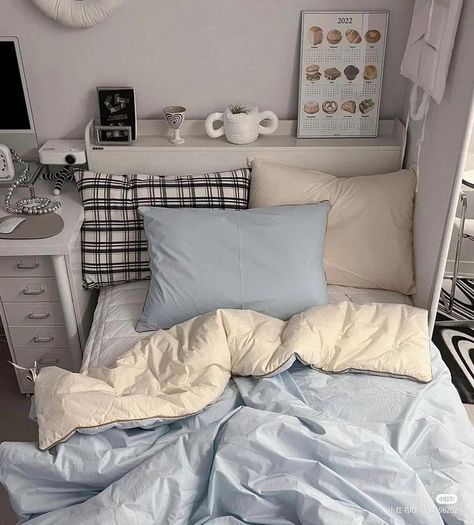 Room Inspo Blue, Uni Accommodation, Makeover Kitchen, Pinterest Room, Room Makeovers, Study Room Decor, Room Deco, Redecorate Bedroom, Cozy Room Decor