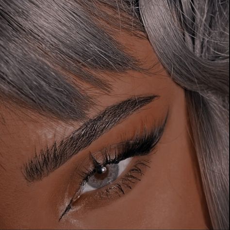 High School Hairstyles, Straight Eyebrows, Straight Brows, Hair Stylist Logo, Prom Eye Makeup, Eyebrow Makeup Tips, Matte Makeup, Bow Hairstyle, Dope Makeup