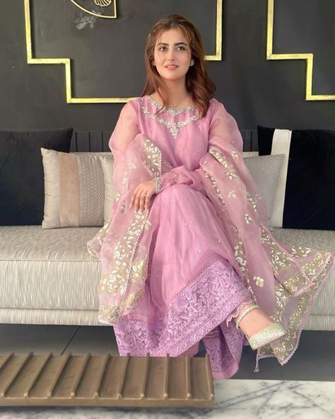 Hiba Qadir, Net Dress Design, Pakistani Actress Dresses, Hiba Bukhari, Latest Dress Design, Pakistani Wedding Outfits, Desi Fashion Casual, Net Dress, Pakistani Fancy Dresses