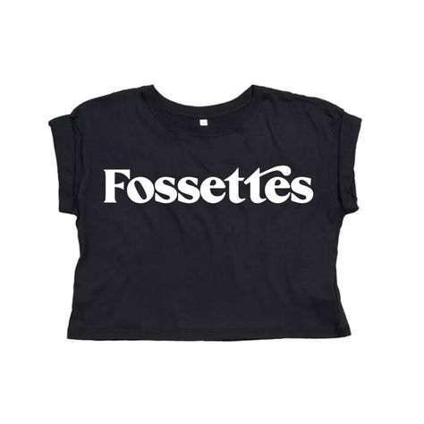 Ce crop-top noir à manches amples est orné du logo de Fossettes Paris. À associer avec votre sourire, un jean flair ou encore une salopette, ce t-shirt saura vous faire pétiller. Disponible également en blanc Top Noir, Tee Shirt, Crop Top, Tee Shirts, Paris, Crop Tops, T Shirt