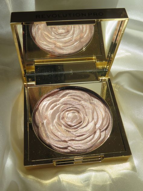 The stunning rose design of the Revolution Pro Lustre Highlighter! #affordablemakeup #glowingskin #highlightermakeup #everydaymakeup Revolution Highlighter, Revolution Makeup, Subtle Highlights, Affordable Makeup, Beauty Bay, Light Spring, Golden Rose, The Revolution, Highlighter Makeup