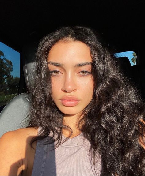 Lyn Aesthetic, Raven Lyn, Mixed Curly Hair, Girl Boss Motivation, Girl Face, Face Claims, Stories Instagram, Get The Look, Makeup Looks