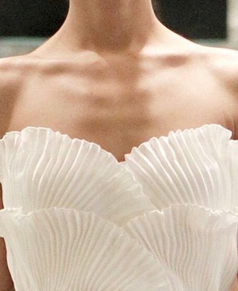 Detail Couture, Look Formal, Street Style Inspiration, Grace Kelly, Looks Style, Fashion Details, Dream Dress, Fashion Clothes, Strapless Wedding Dress