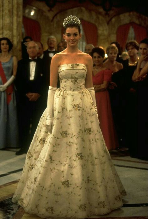 The Princess Diaries 2001, Princess School, Diaries Aesthetic, Lilia Vanrouge, Princess Diaries 2, Marry Jane, The Princess Diaries, 2nd Wedding Dresses, Cinderella Movie