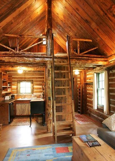 Rustic Small Cabin, Rustic Cabin Interior, Small Cabin Designs, Cabin Loft, Cabin Interior Design, Small Log Cabin, Rustic Home Interiors, Decor Ikea, Cabin Interiors