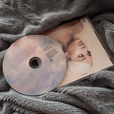 Sweetener Ariana Grande, Ariana Grande Cd, Ariana Grande Dangerous Woman Tour, Ariana Grande Mac, Ariana Grande Album, Vinyl Aesthetic, Album Aesthetic, Ariana Grande Dangerous Woman, Dangerous Woman Tour