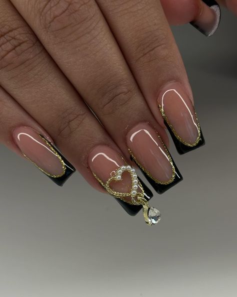 Black French for the win🖤✨🖤✨ Black French With Gold, Black Nails With Gold Tips, Black French Tip With Gold, Black And Gold French Tip Nails, Black And Gold Nails Acrylic, French Tip With Gold, Gold French Tip, Black Gold Nails, Black French Tip