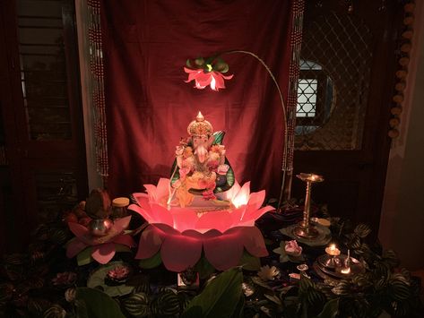 Gauri Ganpati Decoration Theme, Morpankh Decoration For Ganpati, Backdrop Ideas For Ganpati Decoration, Floral Ganpati Decoration, Diy Ganpati Decoration Theme Ideas, Handmade Ganpati Decoration, Vinayaka Chaturthi Decoration, Lotus Ganpati Decoration Ideas, Diy Ganesh Decoration