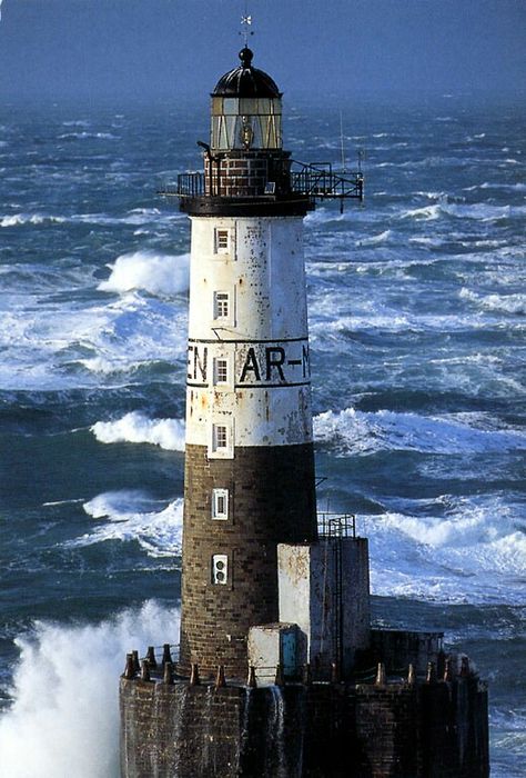 Famous Lighthouses, Lighthouse Lighting, Lighthouses Photography, Lighthouse Photos, Lighthouse Pictures, Lighthouse Art, Beautiful Lighthouse, Beacon Of Light, The Lighthouse