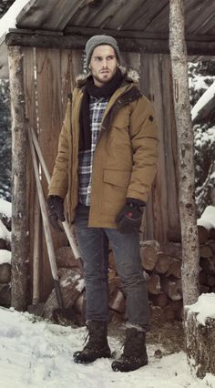 Men's Winter Fashion, Rugged Outdoor Fashion, Toboggan Comfy Winter Fashion, Outfit Trekking, Mens Fashion Rugged, Mens Fashion Photography, Winter Outfits Men, Mens Fashion Classy, Man Ray, Outdoor Fashion, Black Men Fashion