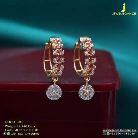 Earrings Gold Indian, Tiny Diamond Earrings, Small Diamond Stud Earrings, Gold And Diamond Earrings, Small Earrings Gold, Gold Earrings Indian, Gold Necklace Indian Bridal Jewelry, Gold Pendant Jewelry, Wedding Jewellery Collection