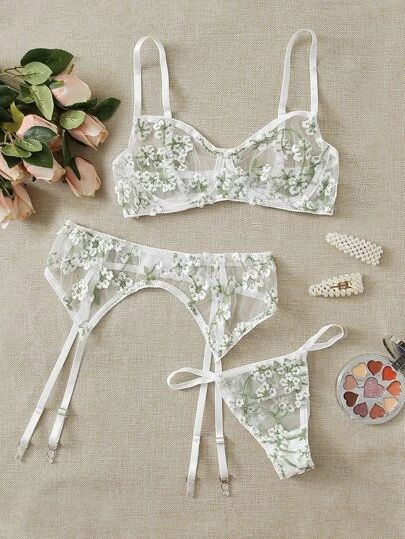 Women's Lingerie | Sexy Lingerie | Bras & Underwear | ROMWE USA White Lingerie Outfit, Lingerie Aesthetic, Floral Lingerie, Lingerie Inspiration, Cute Bras, Cute Lingerie, Seductive Clothes, Lingerie Outfits, White Lingerie