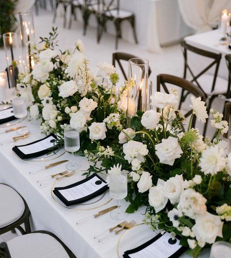 Elegant Wedding Themes, White Floral Arrangements, Table Arrangements Wedding, Nye Wedding, Green Themed Wedding, Dream Wedding Decorations, Wedding Planning Decor, Wedding Table Flowers, Black White Wedding